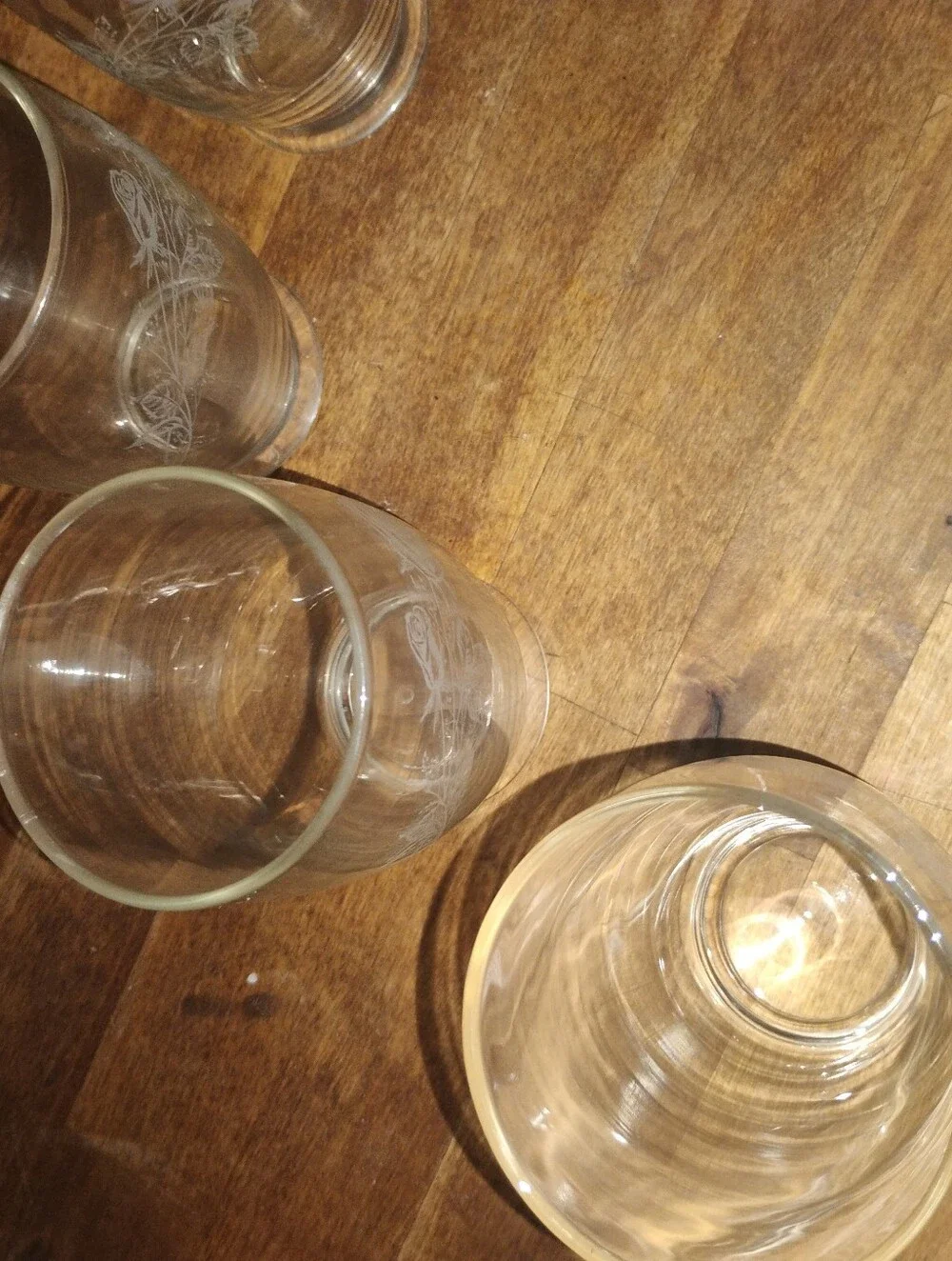 Set of 8 Elegant Etched Footed Drinking Glasses - Rose Design - Vintage Style